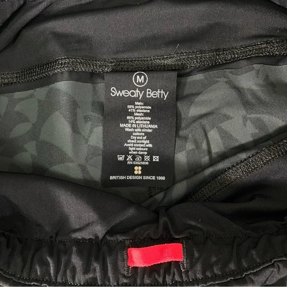 Sweaty Betty Zero Gravity Leggings Size M Black Gray Print Mesh Knee - Picture 8 of 10